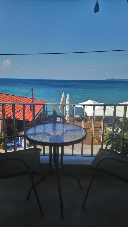 Diolkos Apartement Nea Roda Exterior foto