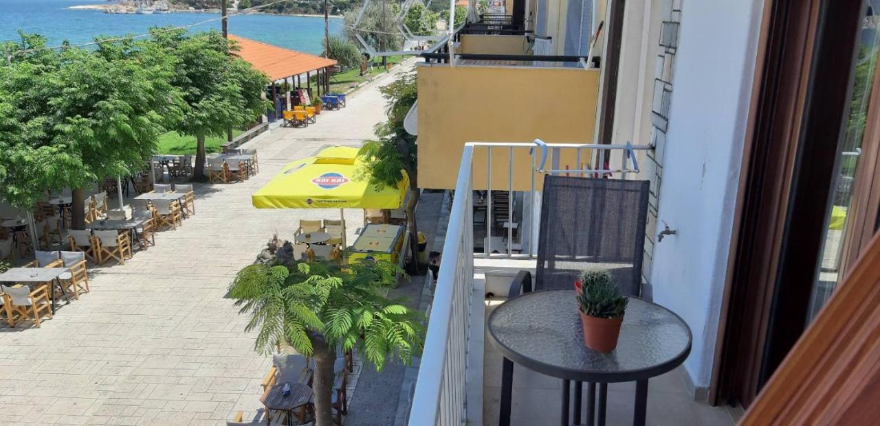 Diolkos Apartement Nea Roda Exterior foto