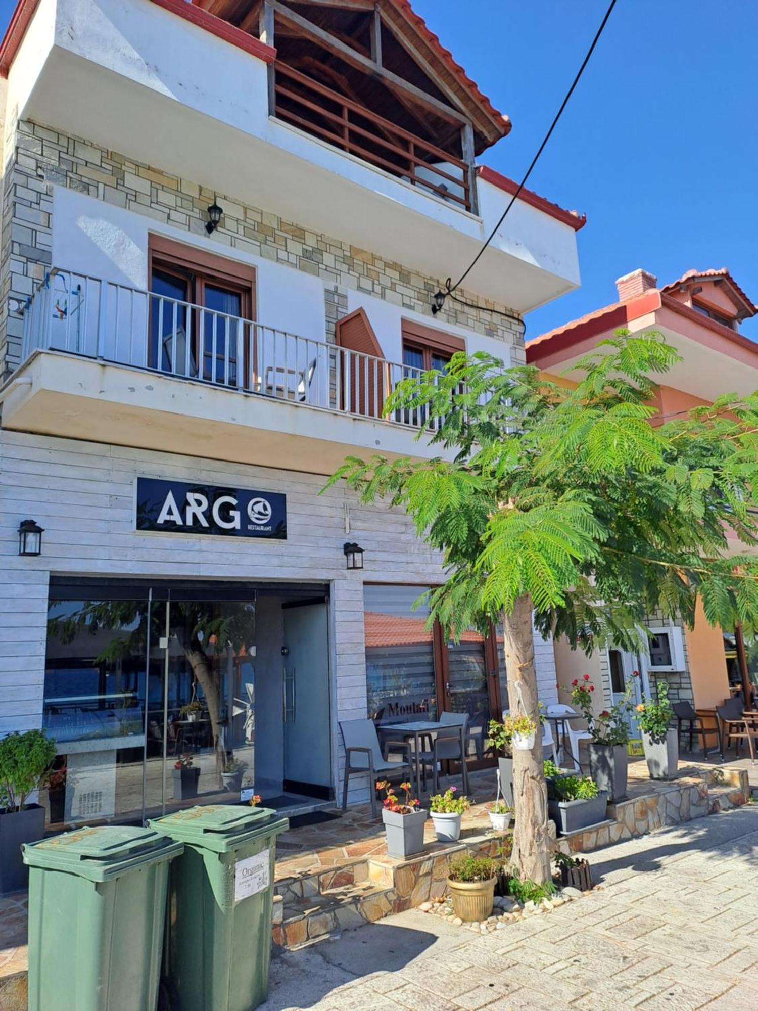 Diolkos Apartement Nea Roda Exterior foto