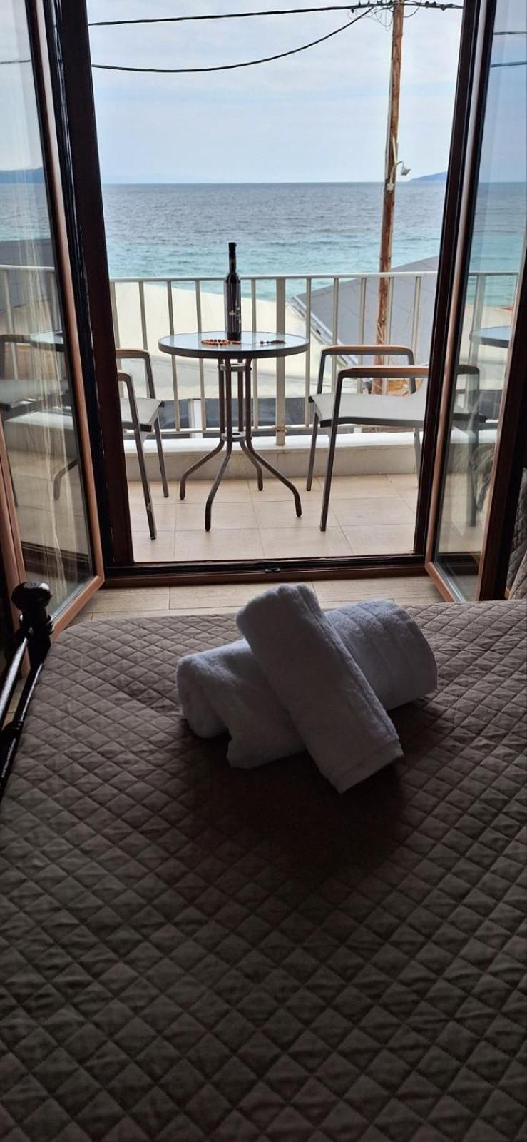 Diolkos Apartement Nea Roda Quarto foto