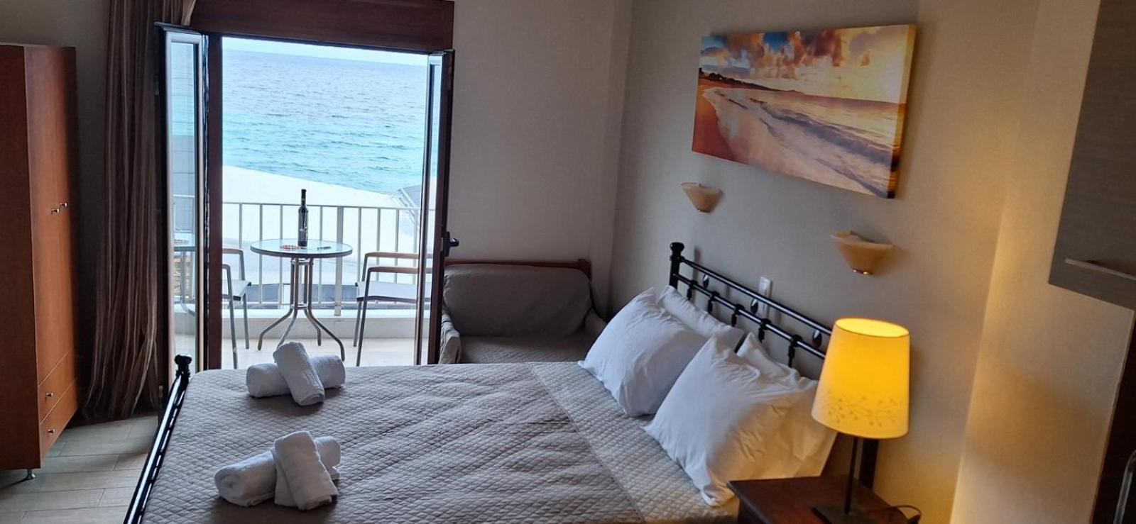 Diolkos Apartement Nea Roda Quarto foto