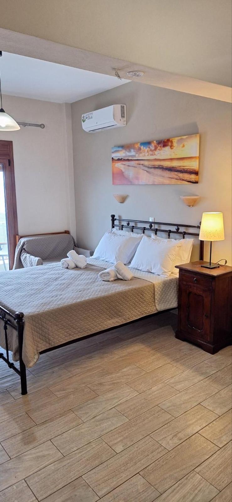 Diolkos Apartement Nea Roda Quarto foto